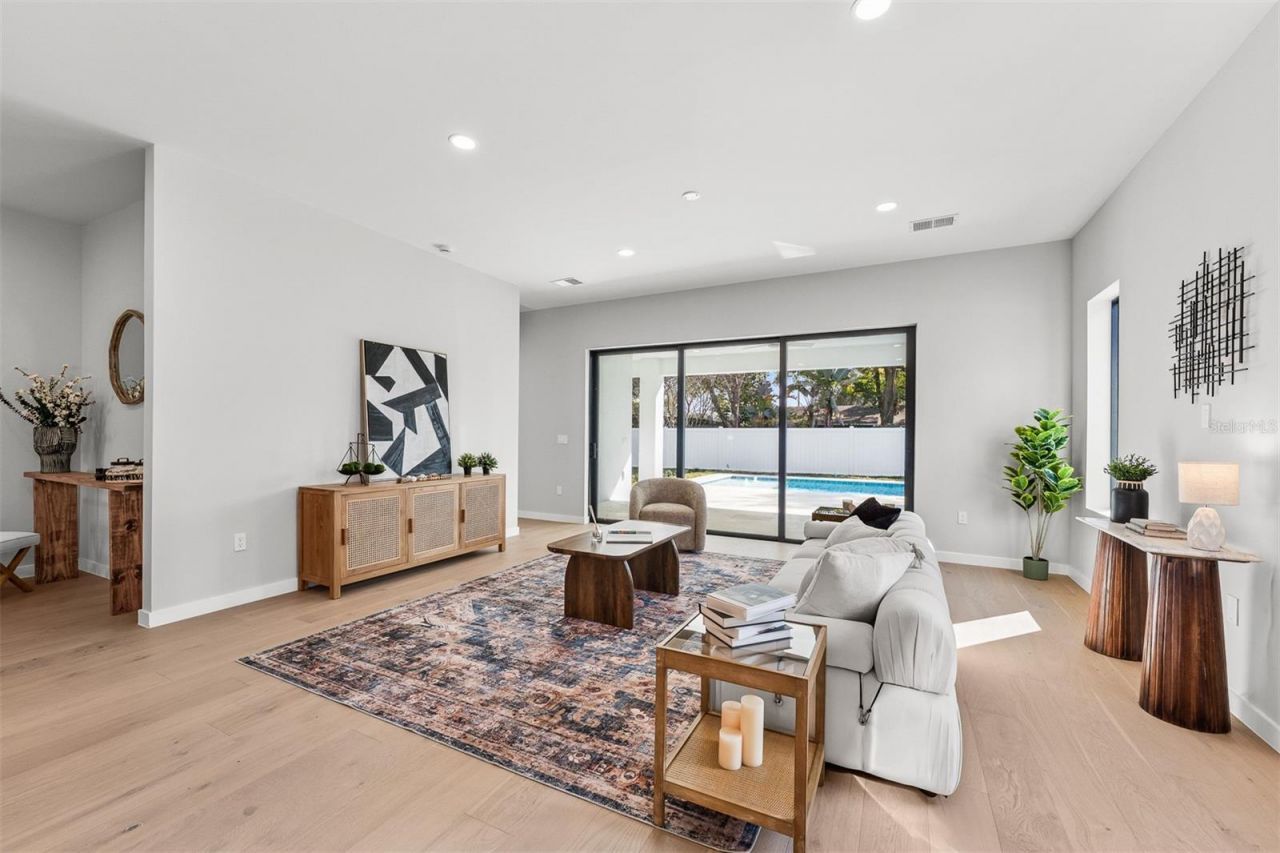 22 E Steele Street, Orlando, FL 32804 Photo