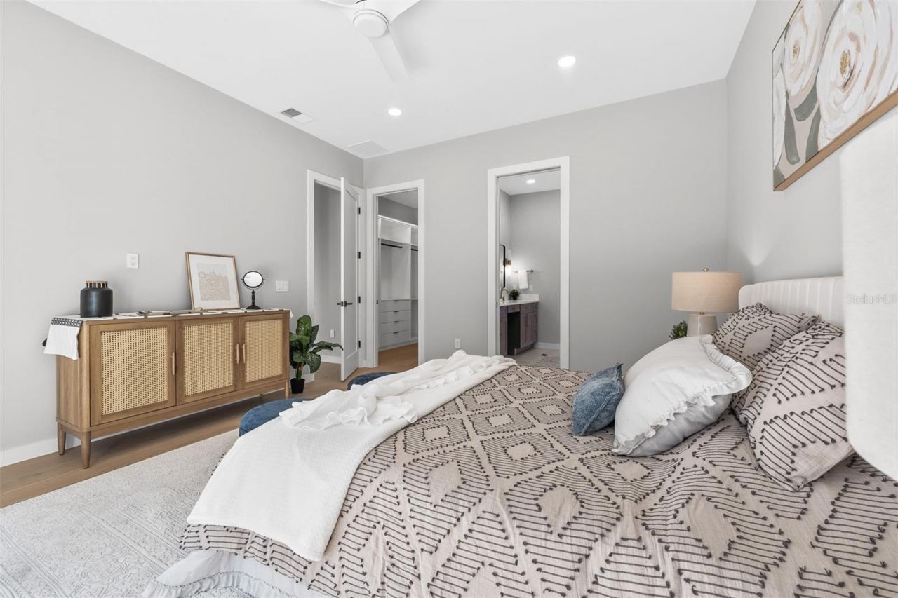 22 E Steele Street, Orlando, FL 32804 Photo