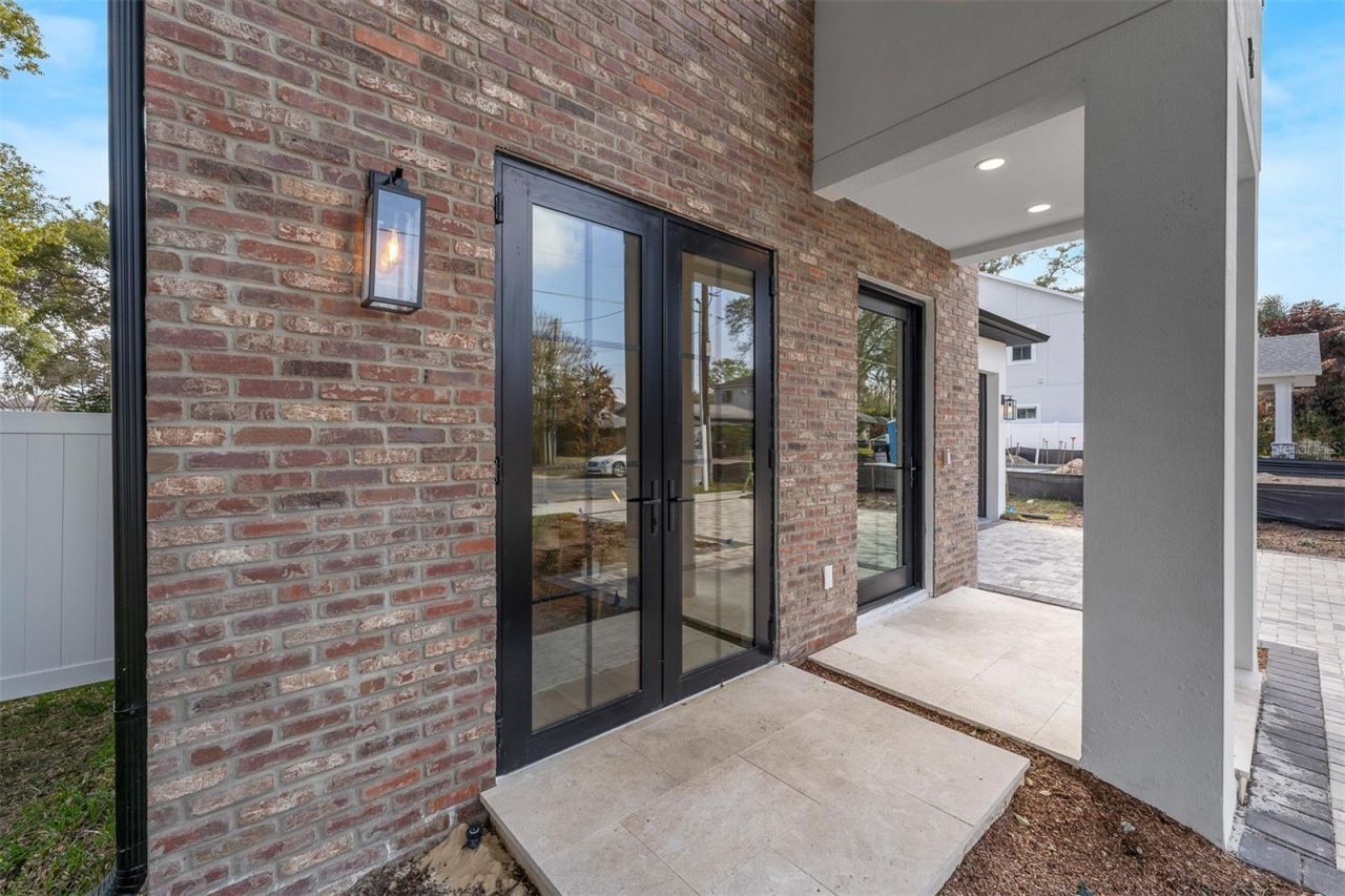 22 E Steele Street, Orlando, FL 32804 Photo