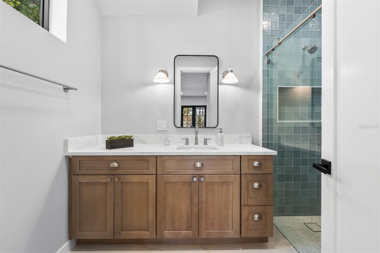 22 E Steele Street, Orlando, FL 32804 Photo