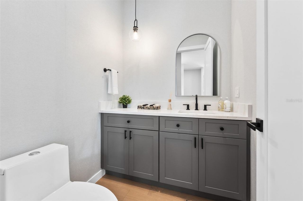 22 E Steele Street, Orlando, FL 32804 Photo