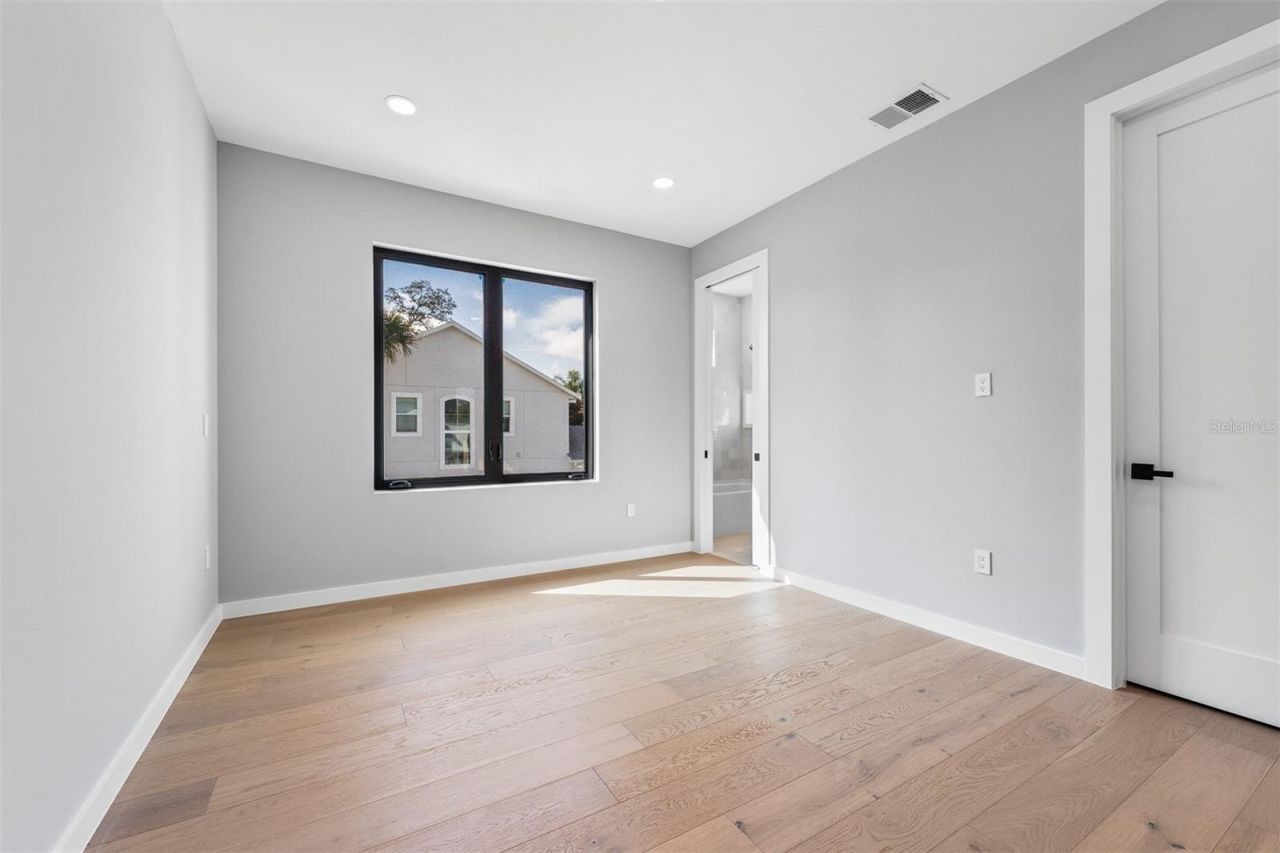 22 E Steele Street, Orlando, FL 32804 Photo