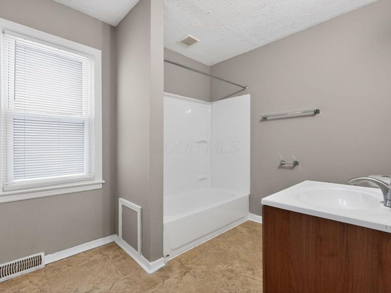 151 Columbian Avenue, Columbus, OH 43223 Photo 16