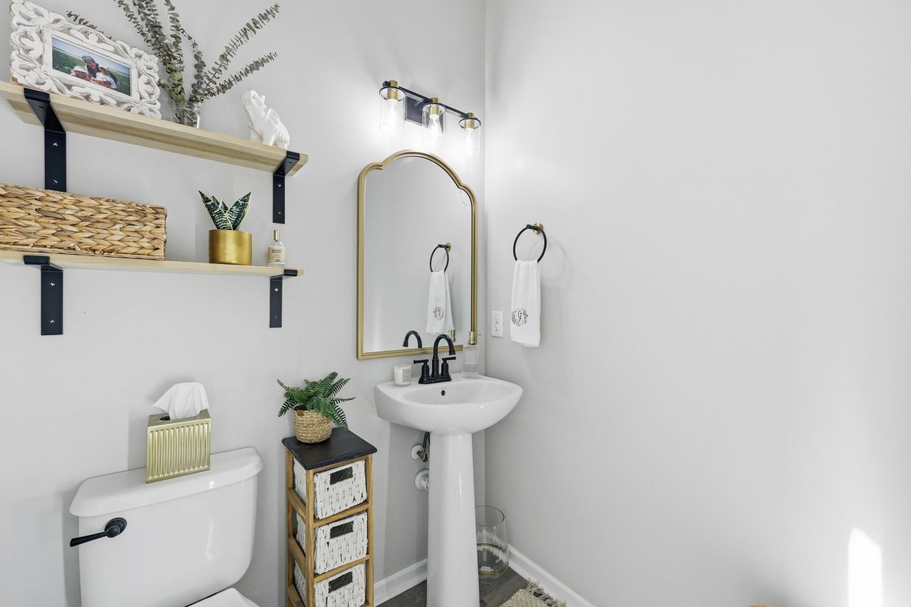 1349 Hermitage Lane Photo 18