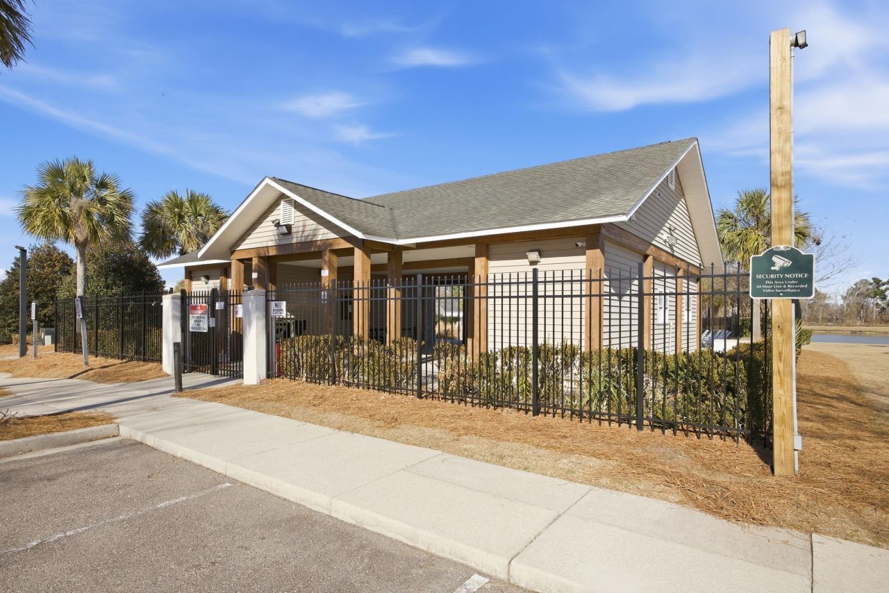 1349 Hermitage Lane Photo 37