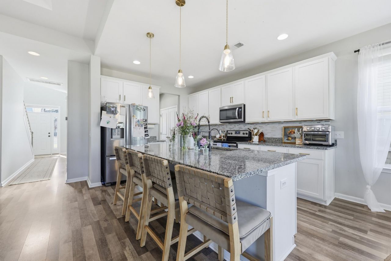 1349 Hermitage Lane Photo 8