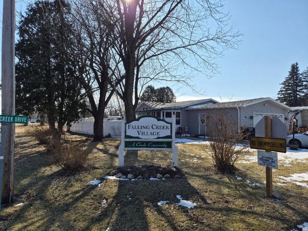 18 Falling Creek Drive, Unit 18, Janesville, WI 53548