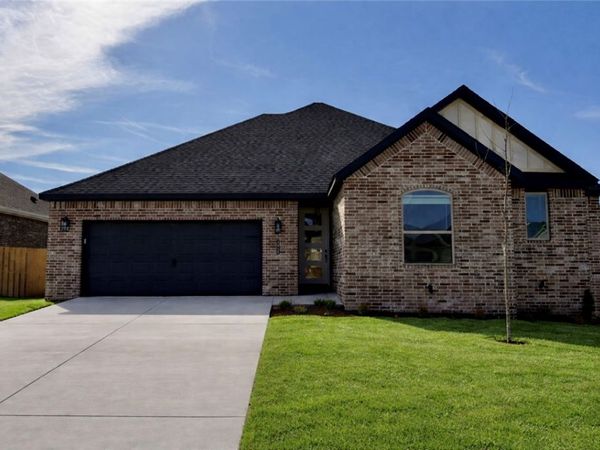 1817 Ferguson Street , Pea Ridge, AR 72751