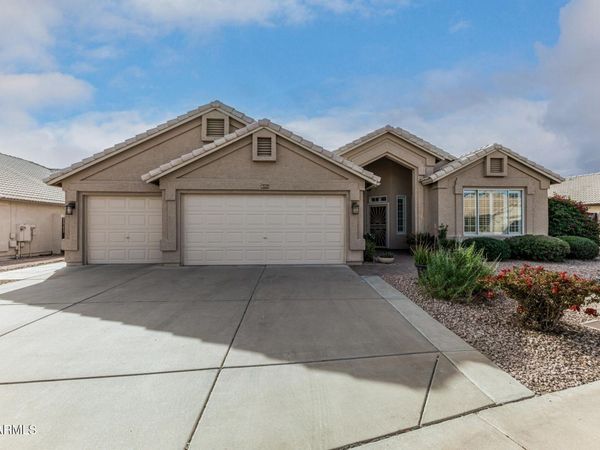 4171 E ROCKLEDGE Road, Phoenix, AZ 85044