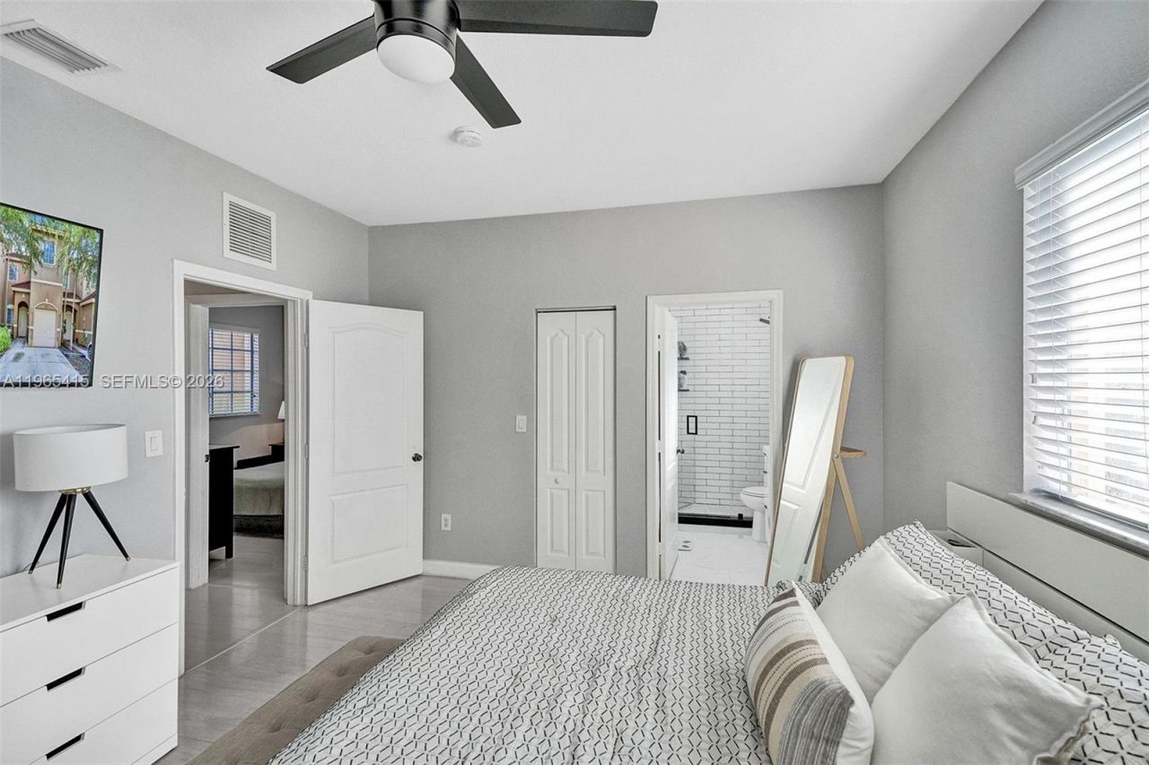 8518 SW 214th Ln, Cutler Bay, FL 33189 Photo