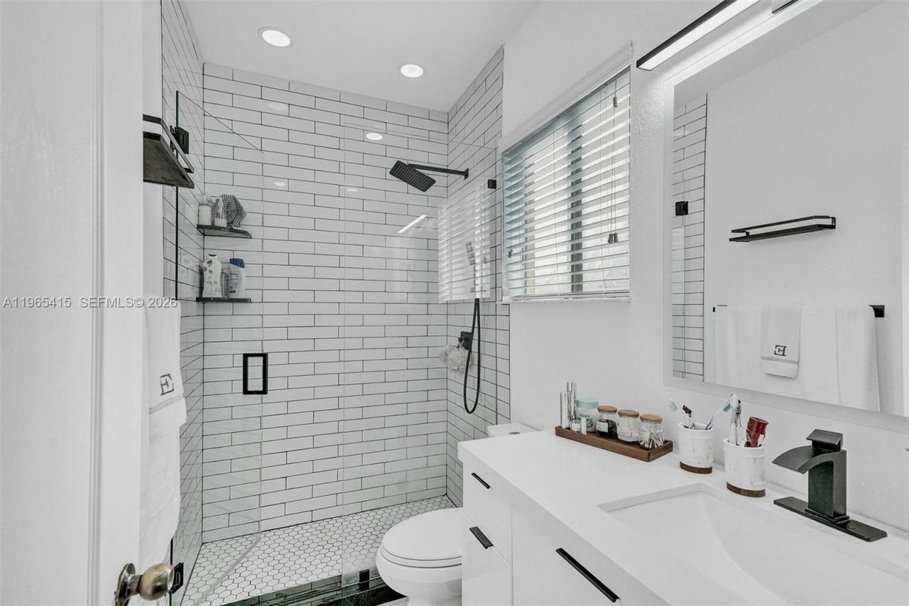 8518 SW 214th Ln, Cutler Bay, FL 33189 Photo