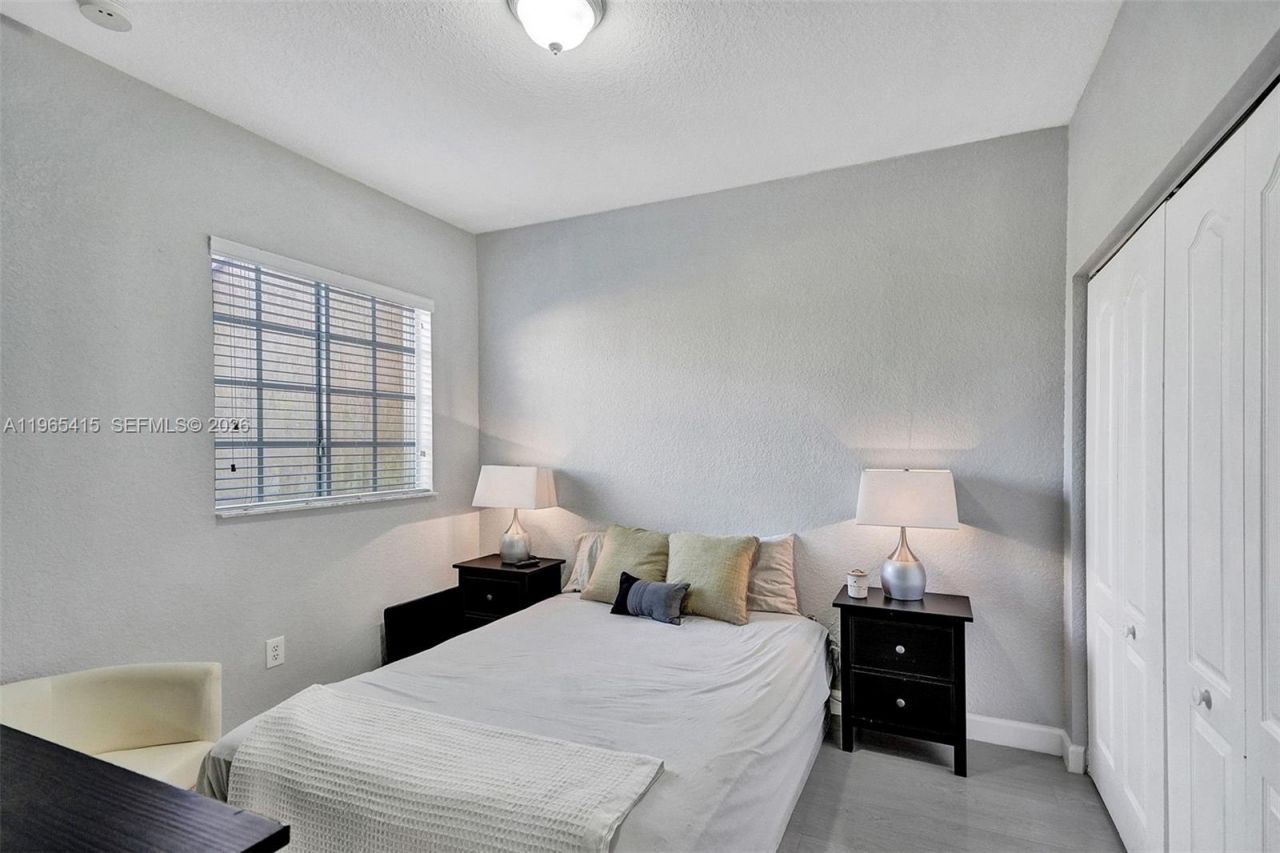 8518 SW 214th Ln, Cutler Bay, FL 33189 Photo