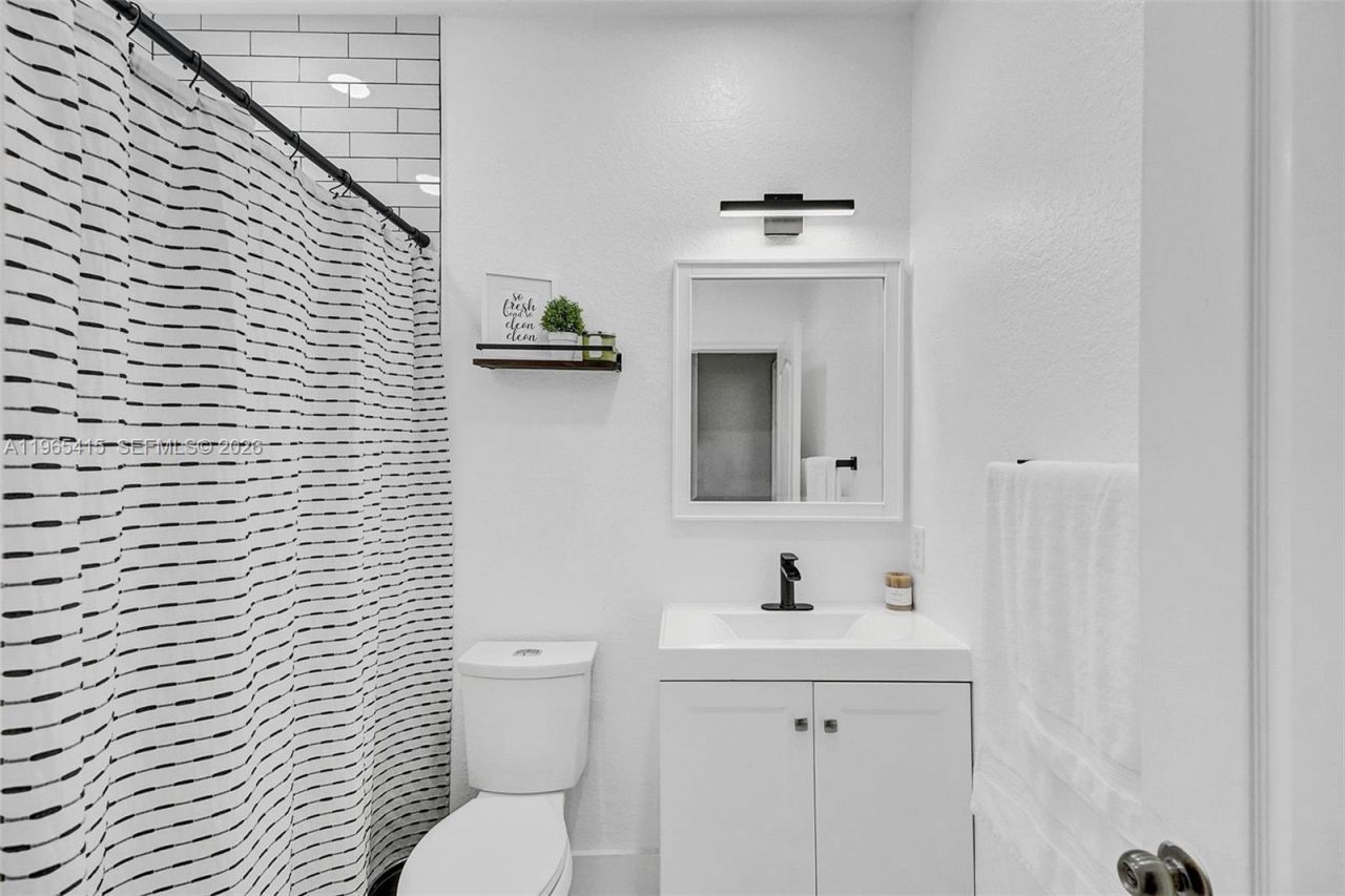 8518 SW 214th Ln, Cutler Bay, FL 33189 Photo