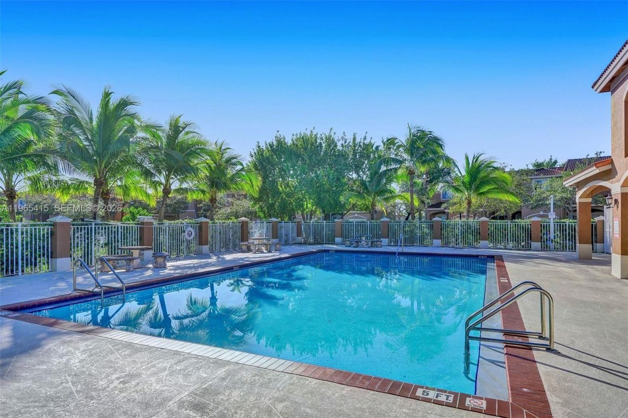 8518 SW 214th Ln, Cutler Bay, FL 33189 Photo