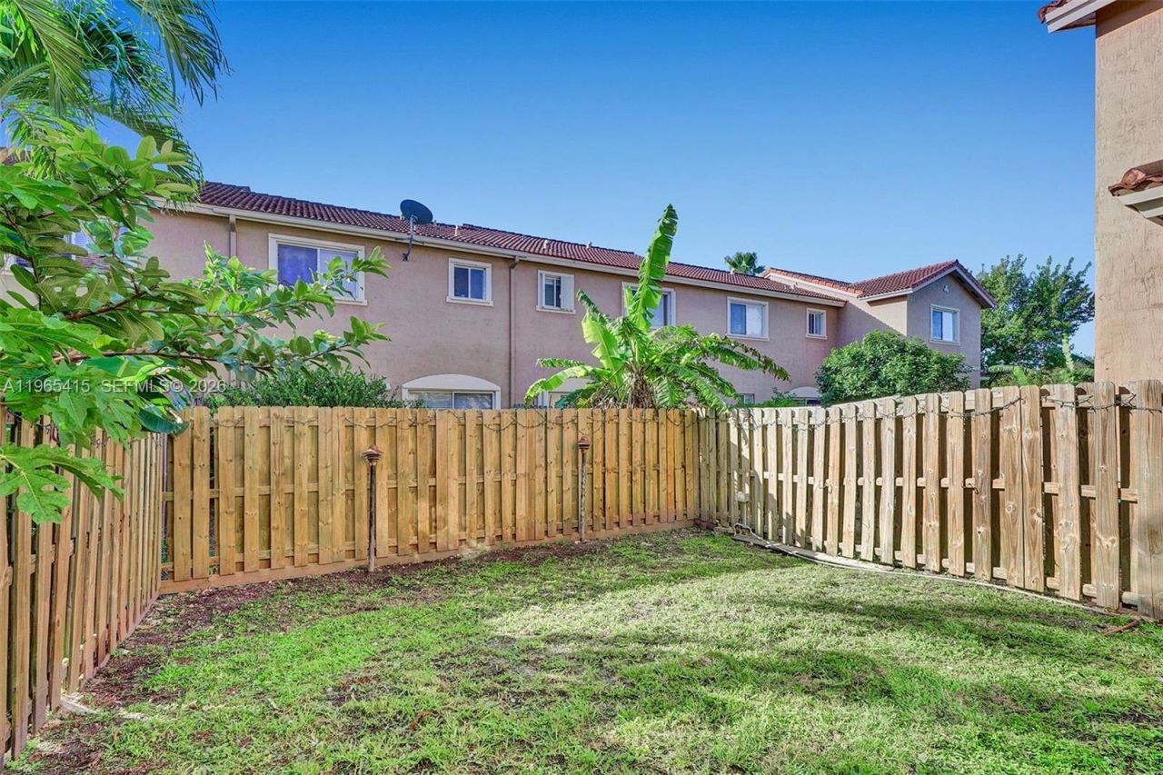 8518 SW 214th Ln, Cutler Bay, FL 33189 Photo