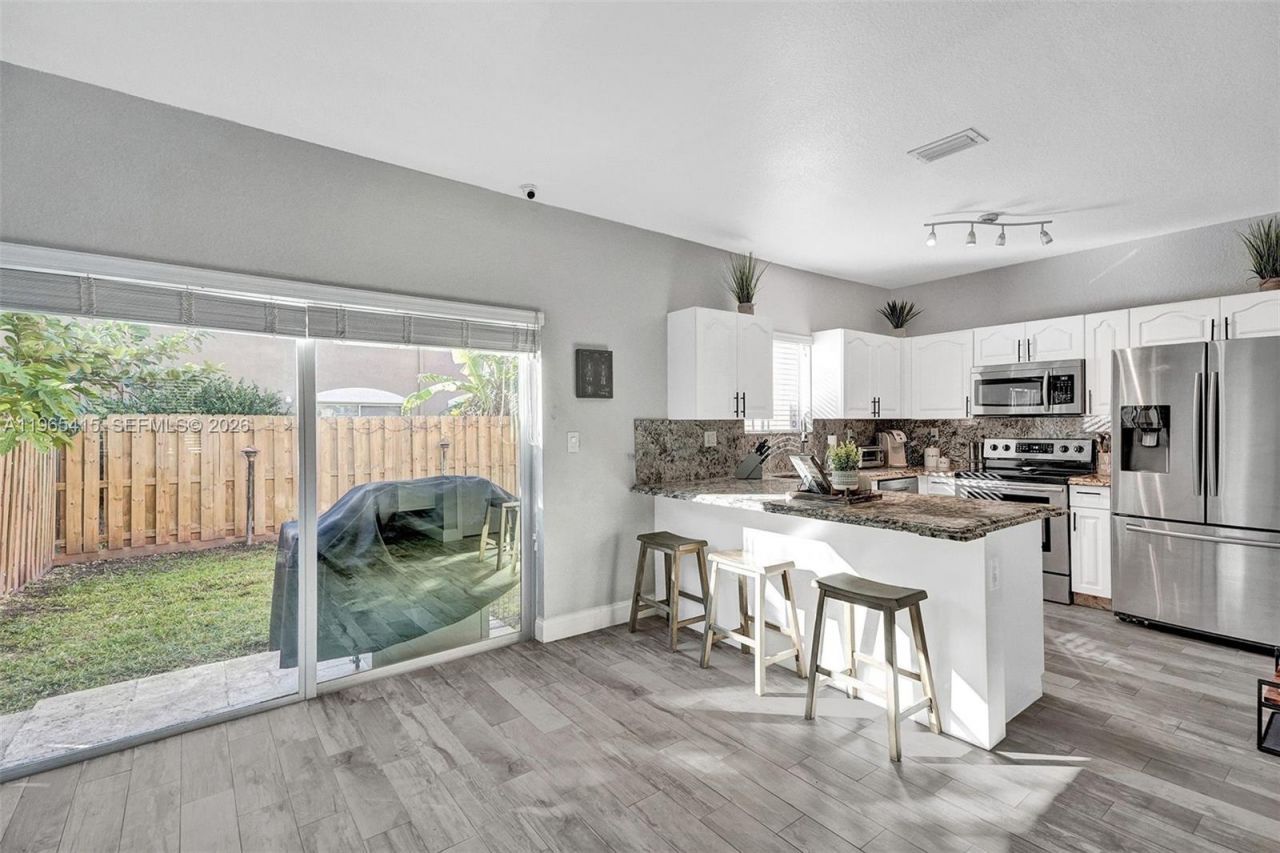 8518 SW 214th Ln, Cutler Bay, FL 33189 Photo