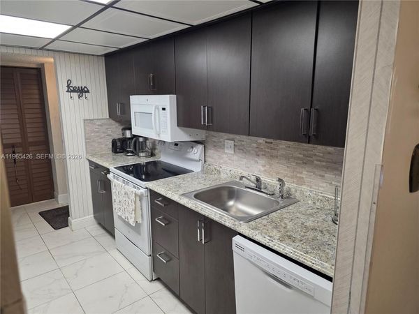 3771 Environ Blvd, Unit 348, Lauderhill, FL 33319