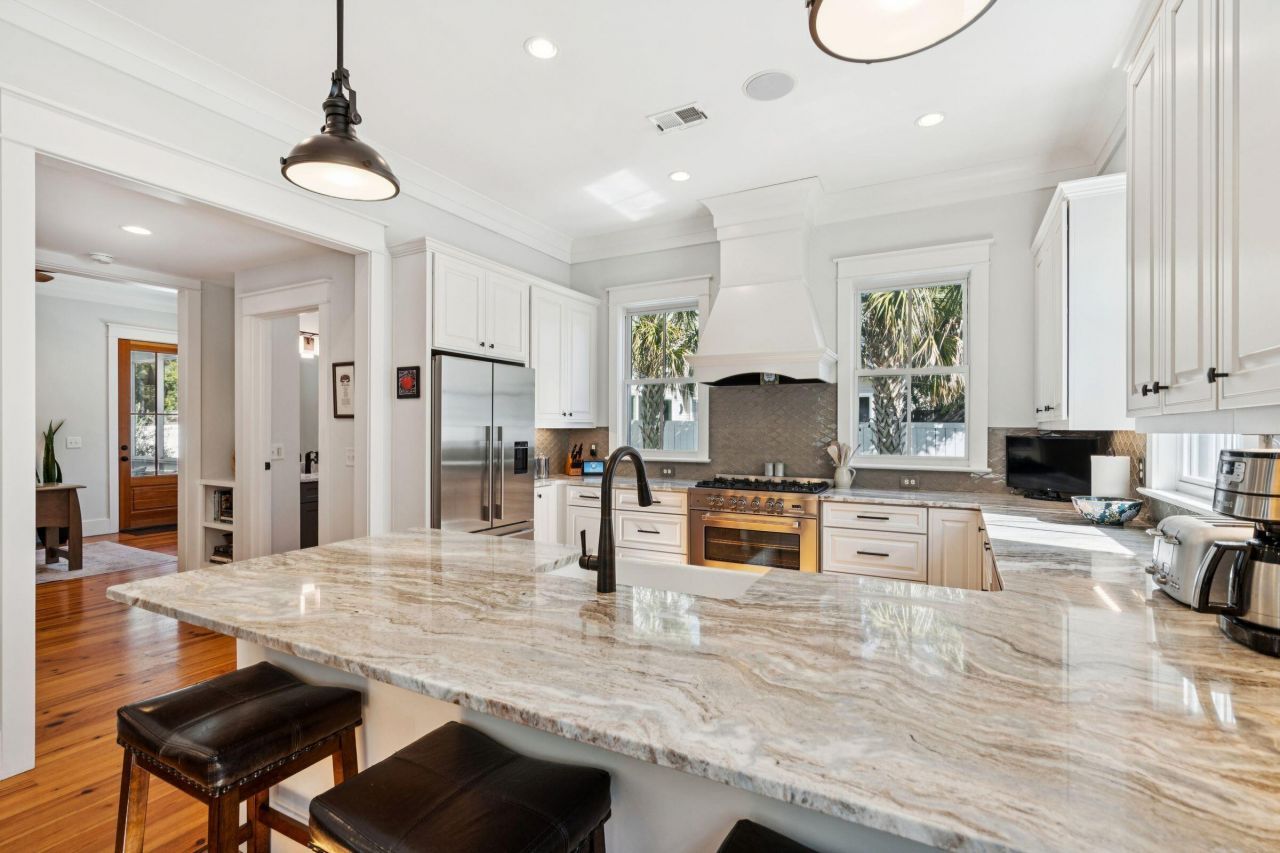 49 Rose Lane Photo 17