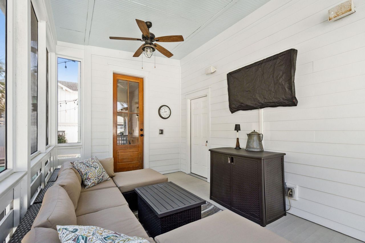 49 Rose Lane Photo 32