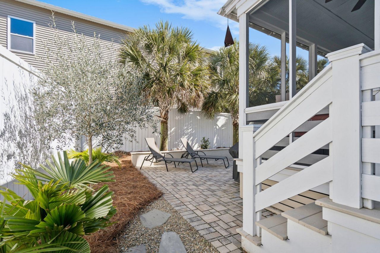 49 Rose Lane Photo 33