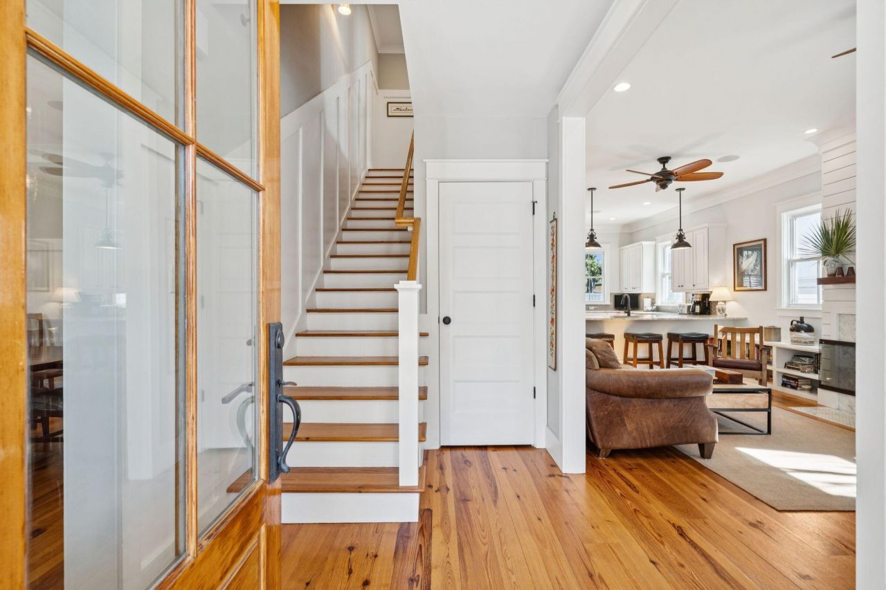 49 Rose Lane Photo 8