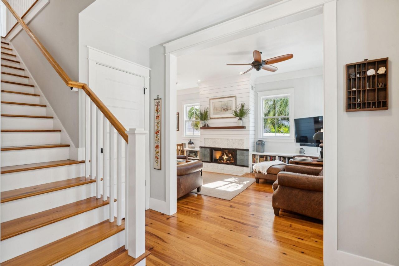 49 Rose Lane Photo 9