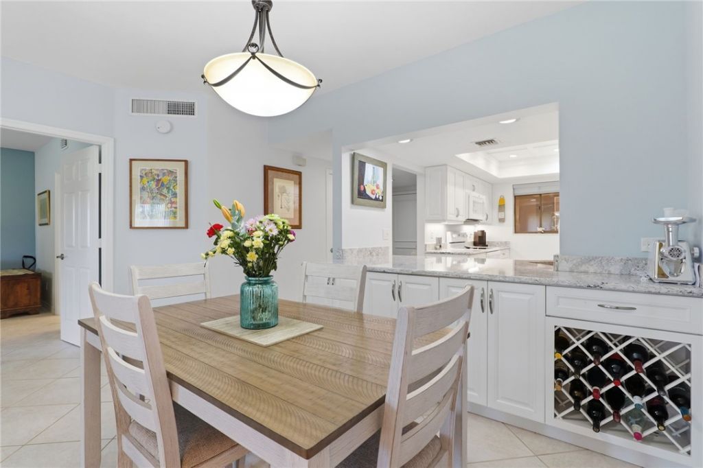 6165 S Mirror Lake Drive, Unit 309, Sebastian, FL 32958 Photo