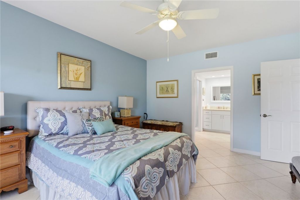 6165 S Mirror Lake Drive, Unit 309, Sebastian, FL 32958 Photo