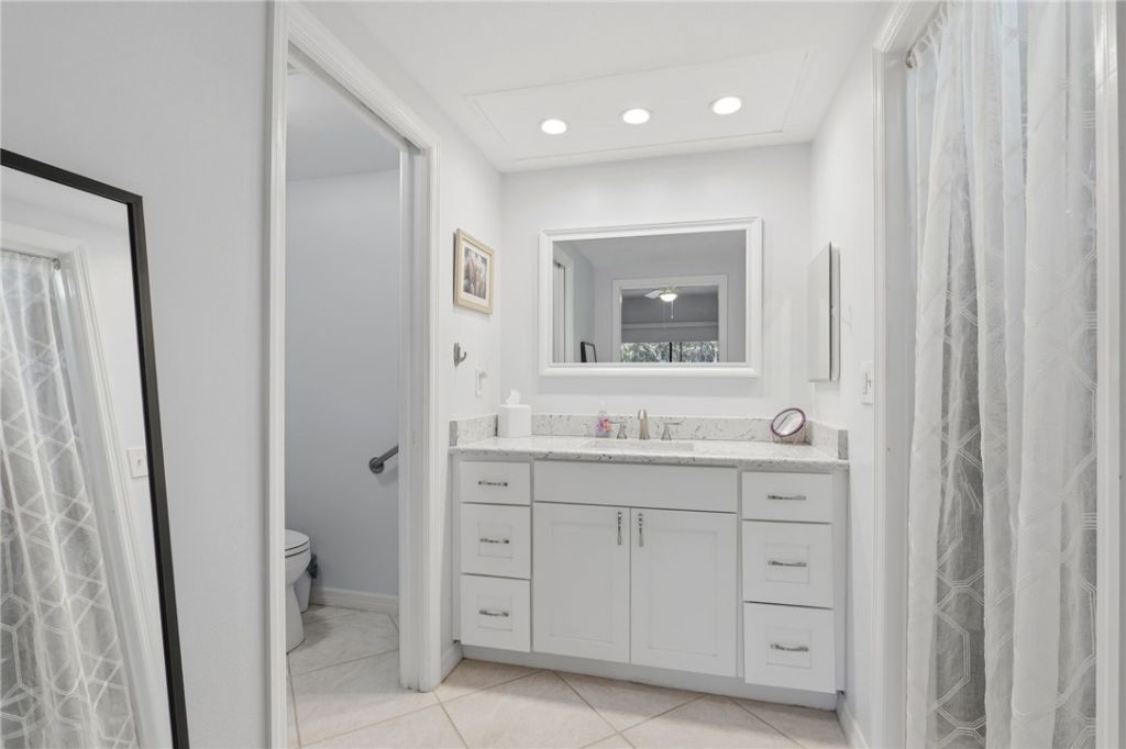 6165 S Mirror Lake Drive, Unit 309, Sebastian, FL 32958 Photo