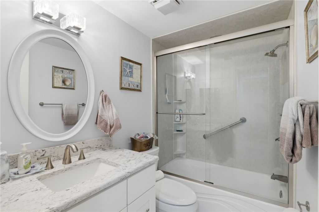 6165 S Mirror Lake Drive, Unit 309, Sebastian, FL 32958 Photo