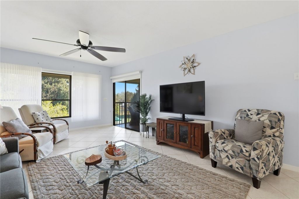 6165 S Mirror Lake Drive, Unit 309, Sebastian, FL 32958 Photo