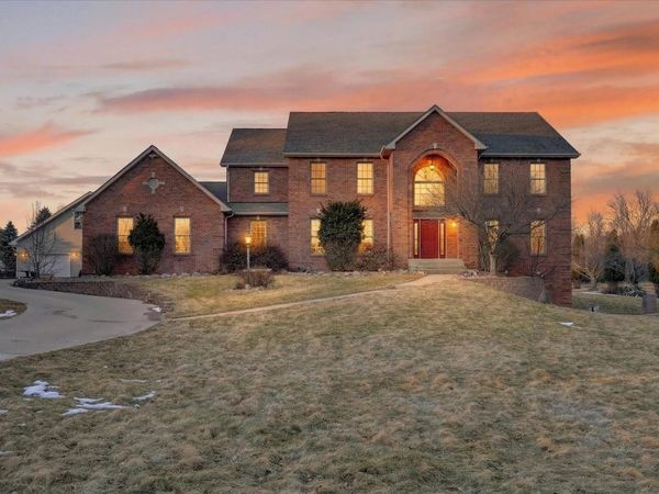 8306 E Crockett Road, Roscoe, IL 61073