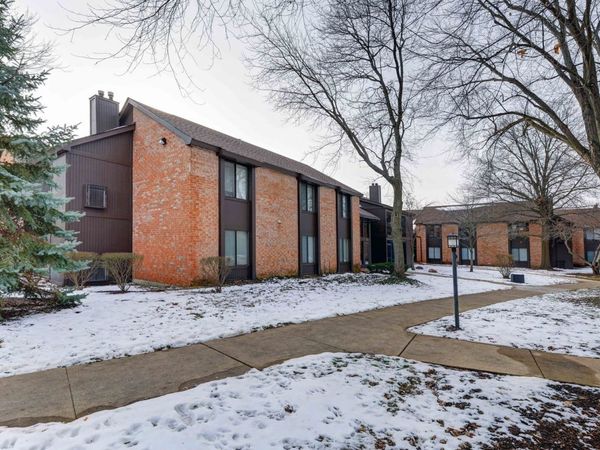 740 Saint Andrews Lane, Unit 38, Crystal Lake, IL 60014