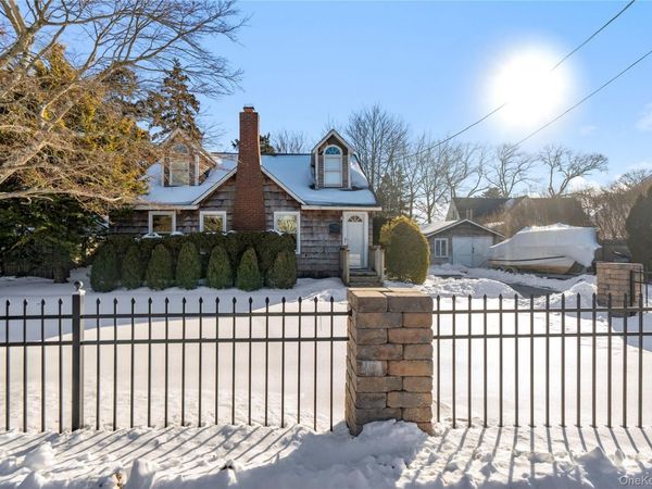 4 Wilson Street, East Patchogue, NY 11772