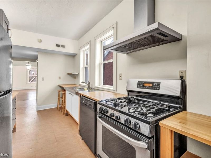 2420 Overlook Road, Cleveland Heights, OH 44106 Photo 12