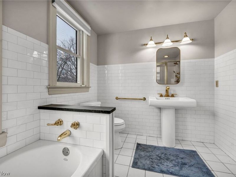 2420 Overlook Road, Cleveland Heights, OH 44106 Photo 20