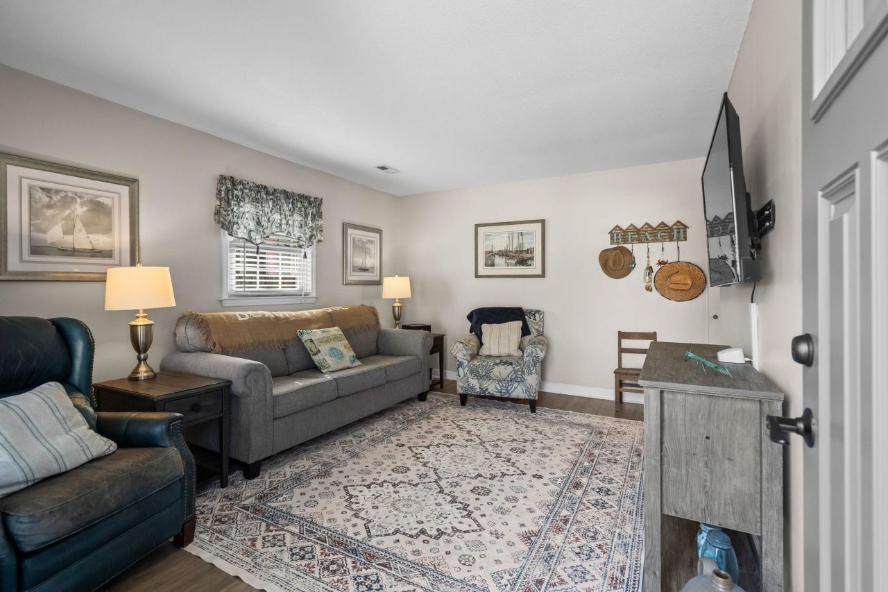 715 Cypress Dr. Photo 10