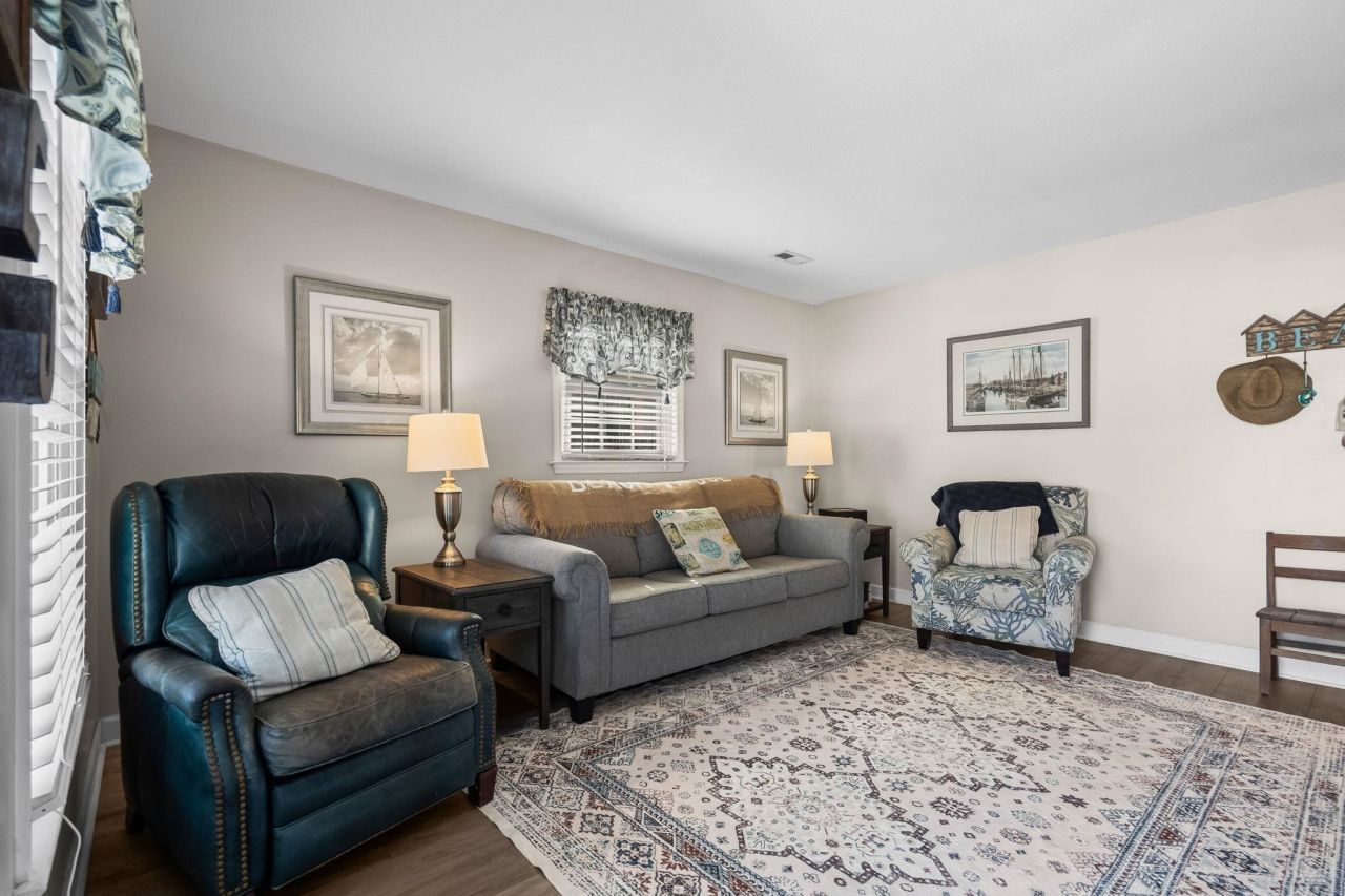 715 Cypress Dr. Photo 11