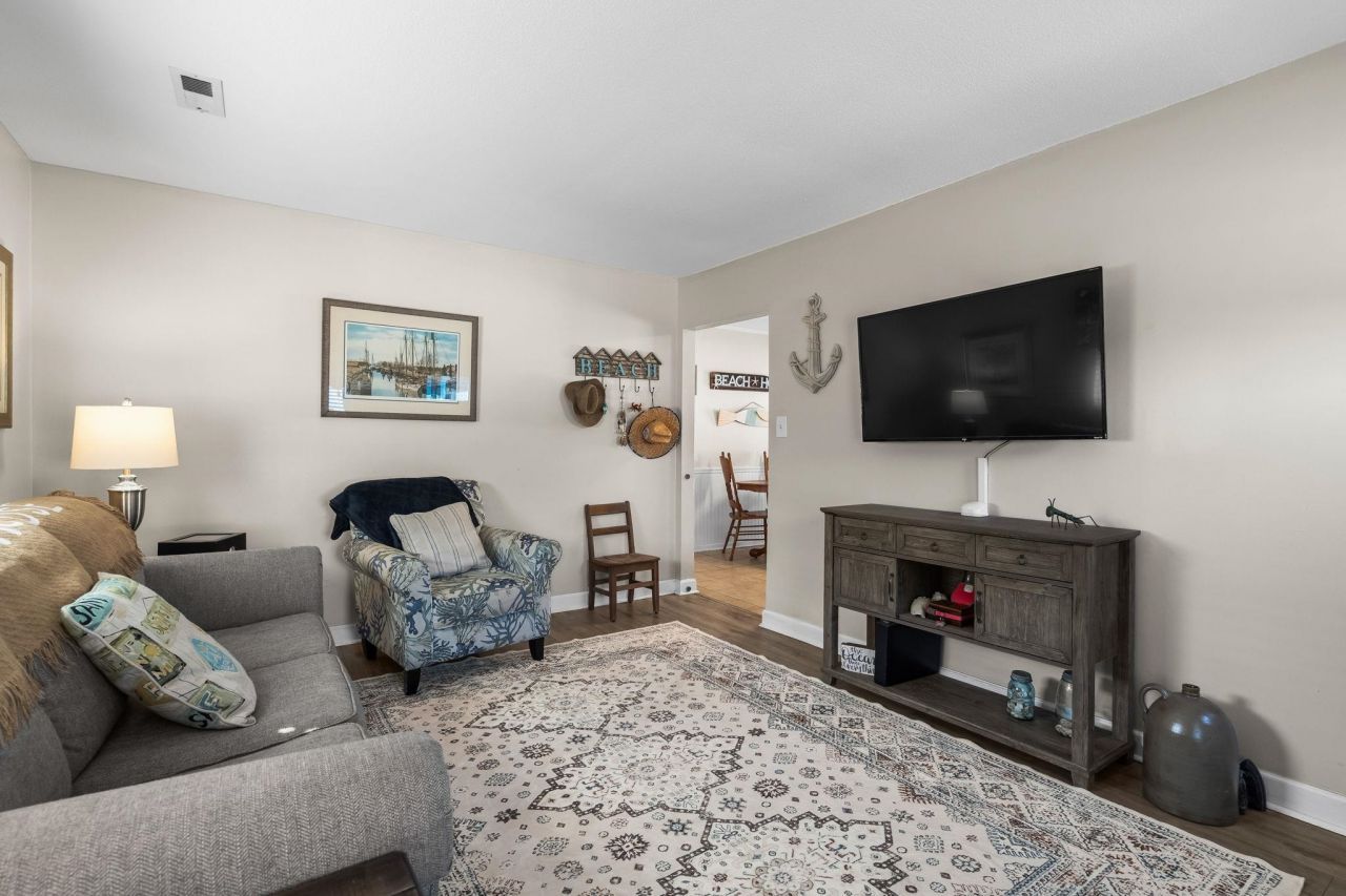 715 Cypress Dr. Photo 12