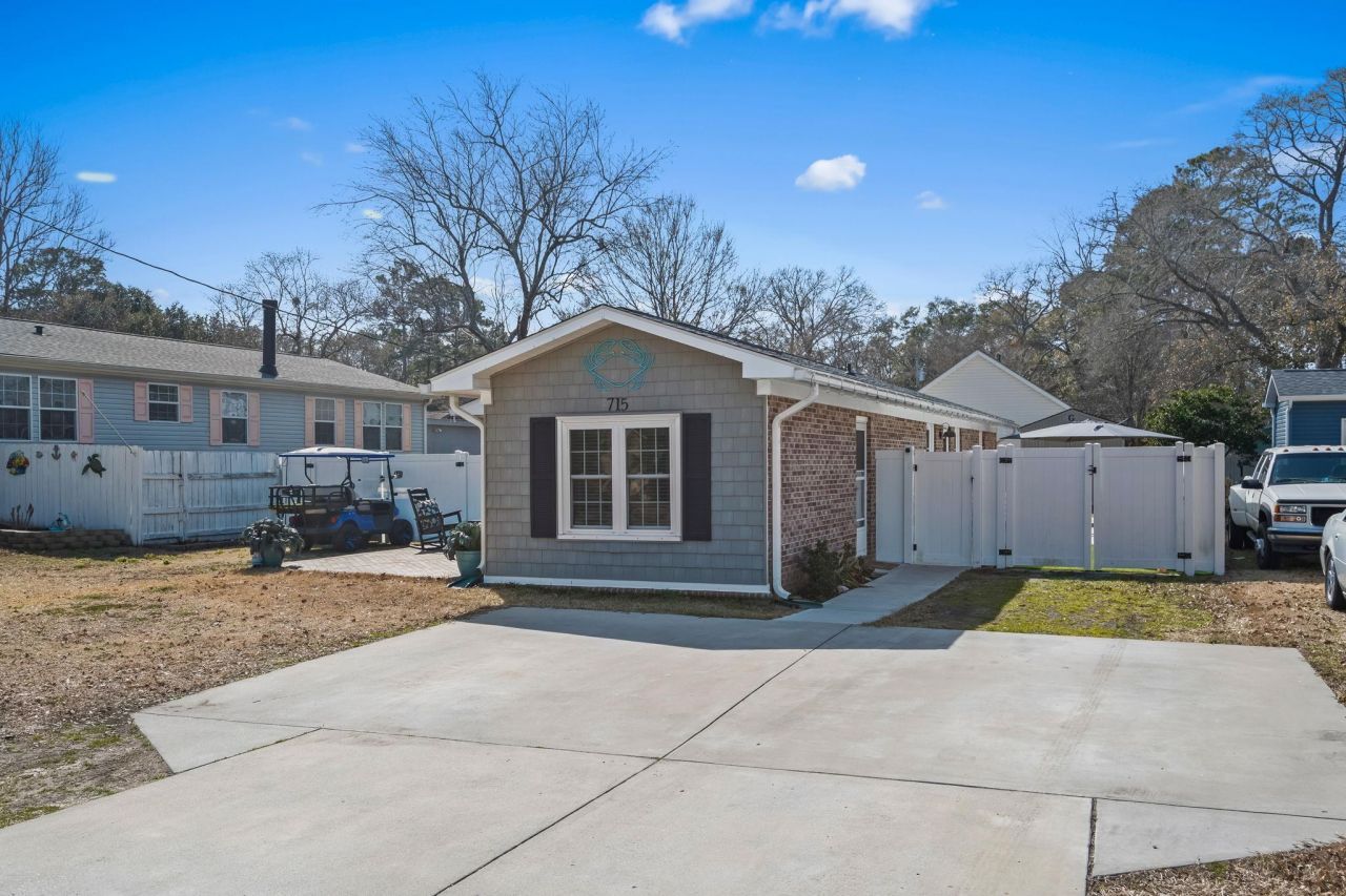 715 Cypress Dr. Photo 4