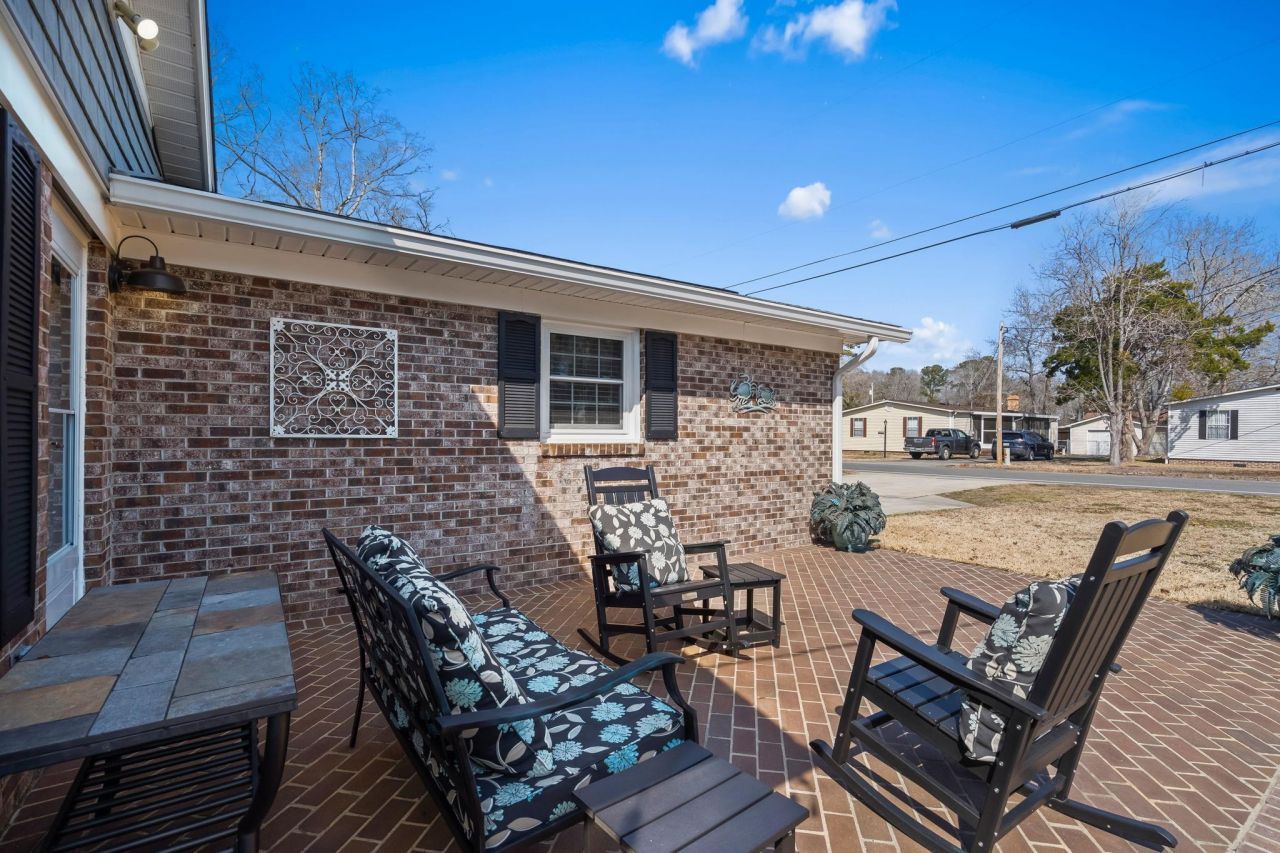 715 Cypress Dr. Photo 9