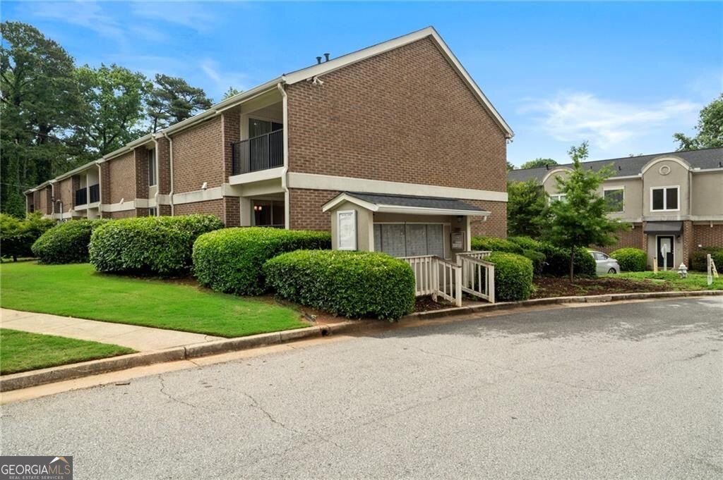 3301 Henderson Mill Road, Unit J1, Atlanta, GA 30341 Main Photo