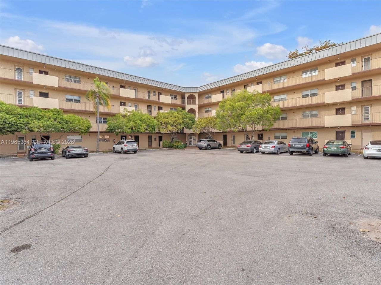 6201 N Falls Cir Dr, Unit 210, Lauderhill, FL 33319 Photo