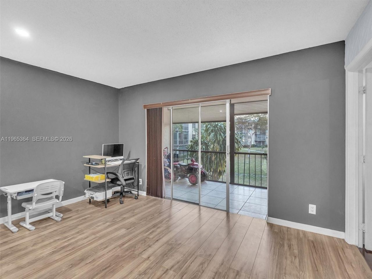 6201 N Falls Cir Dr, Unit 210, Lauderhill, FL 33319 Photo