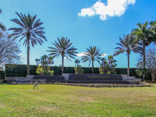 19301 Seneca Ave, Weston, FL 33332