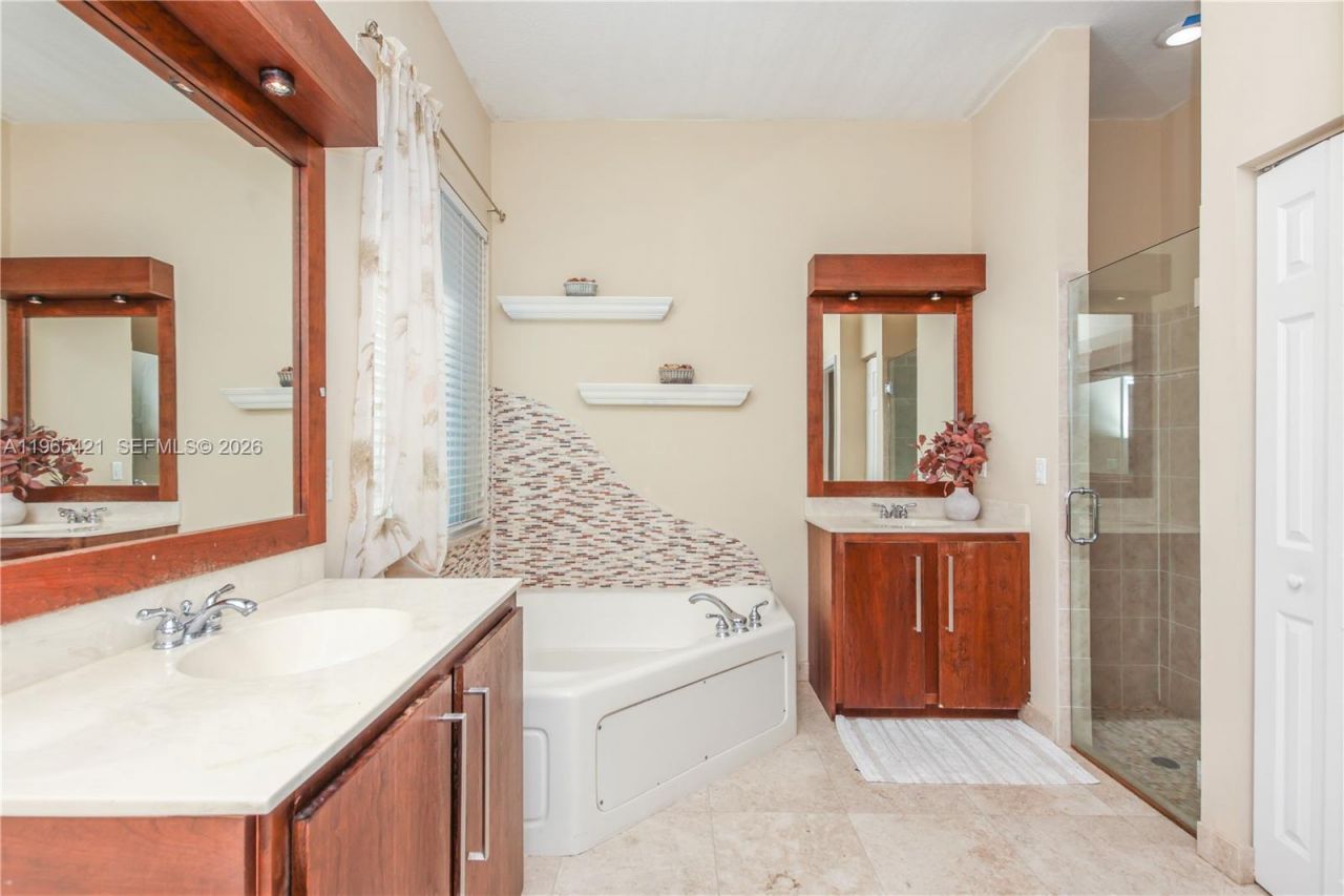 19301 Seneca Ave, Weston, FL 33332 Photo