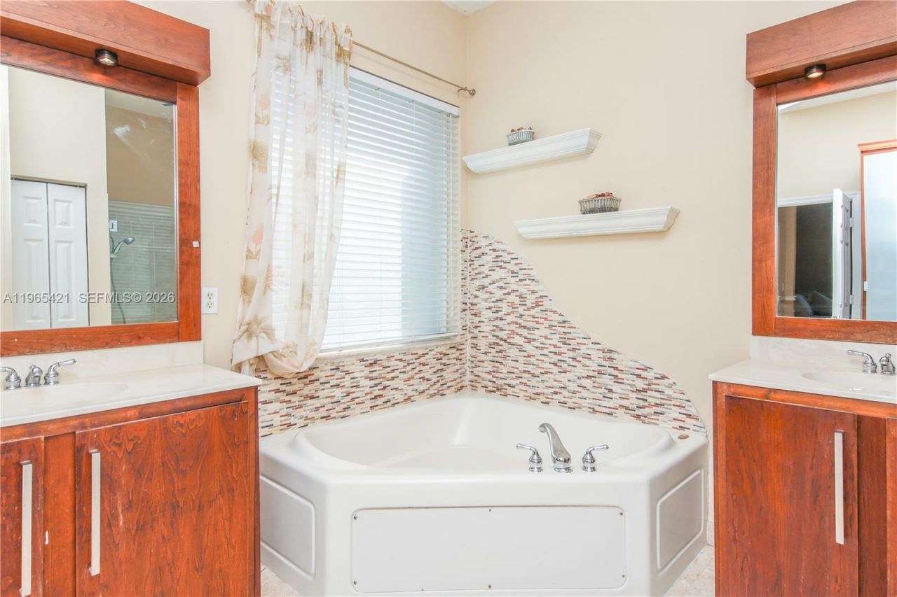 19301 Seneca Ave, Weston, FL 33332 Photo