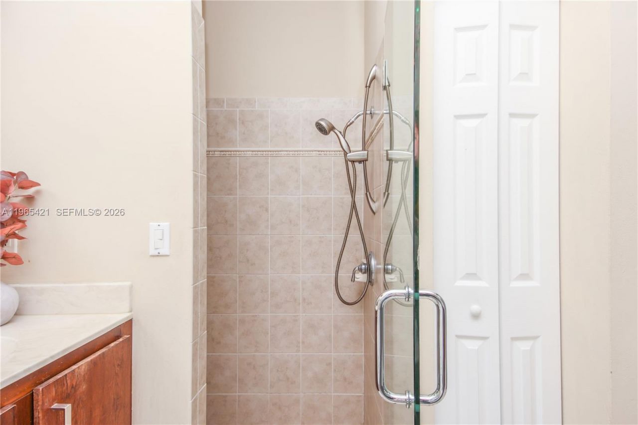 19301 Seneca Ave, Weston, FL 33332 Photo