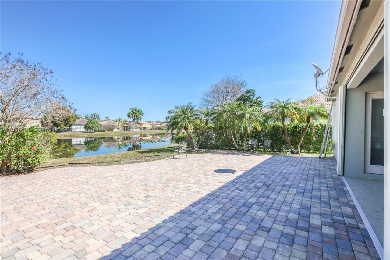 19301 Seneca Ave, Weston, FL 33332 Photo