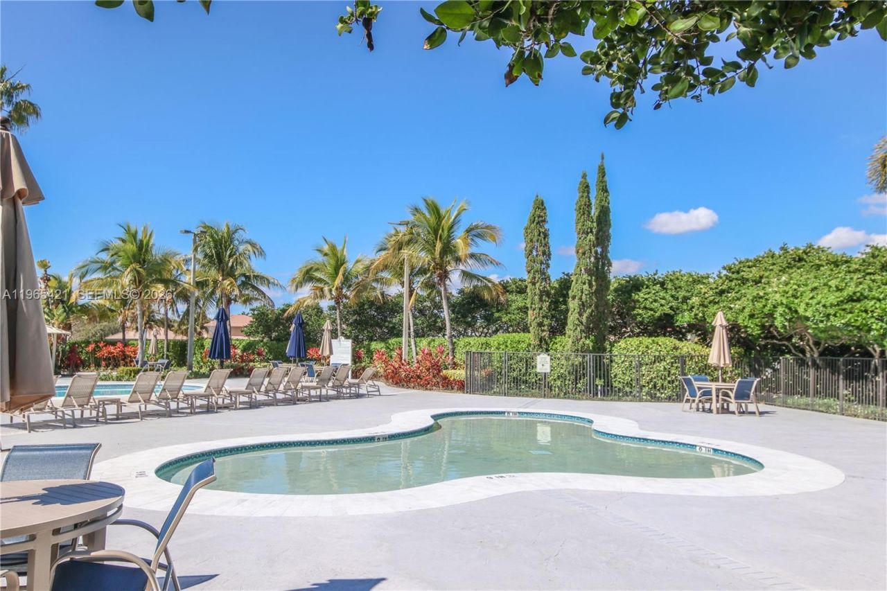 19301 Seneca Ave, Weston, FL 33332 Photo